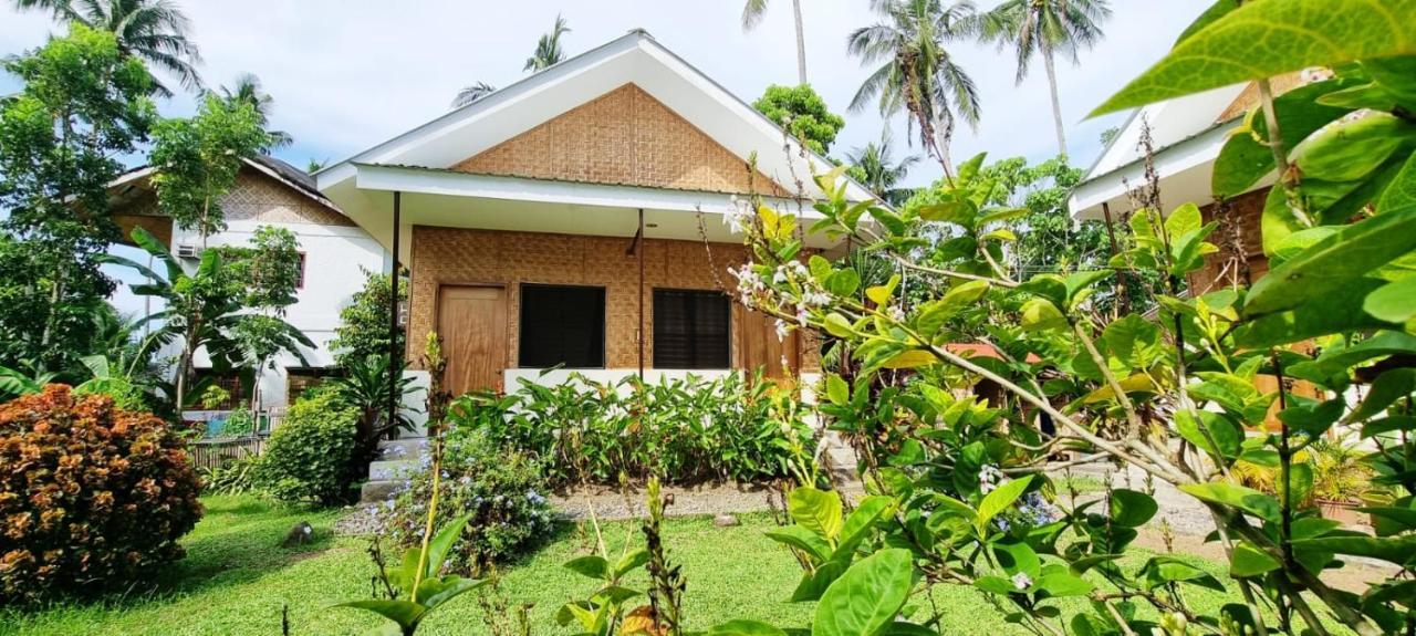 Bahandi Beach Lodge Mambajao Esterno foto